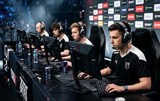 B8 та Inner Circle увійшли до топ-4 Logitech G Play Connect 2026: обидві українські команди зупинилися у півфіналі