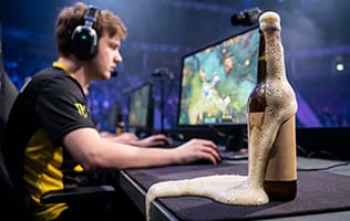 NAVI вилетіли з BLAST SLAM VIII: Nemesis взяла реванш, а один із гравців українців грав під пиво
